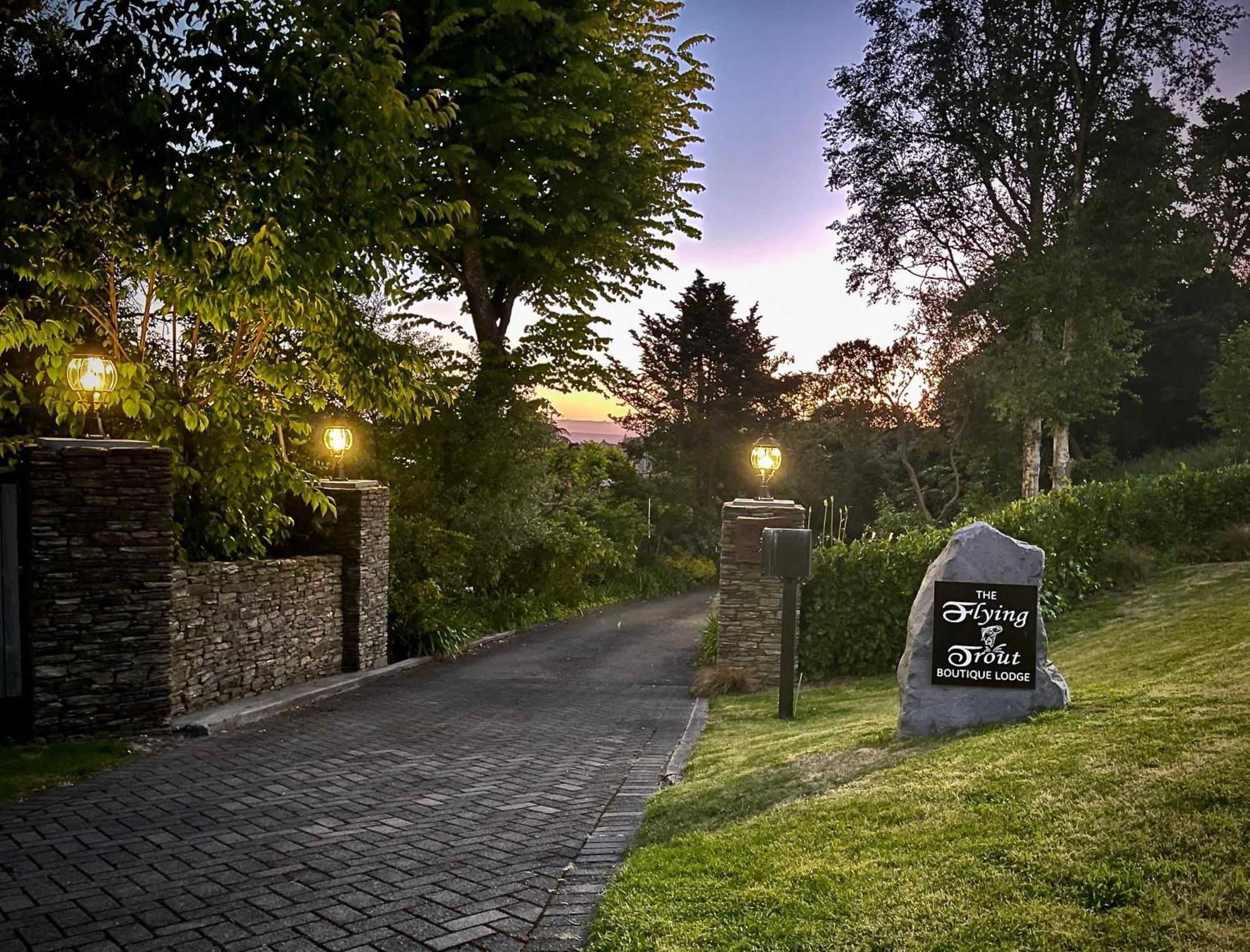 The Flying Trout Boutique Lodge Taupo Eksteriør bilde